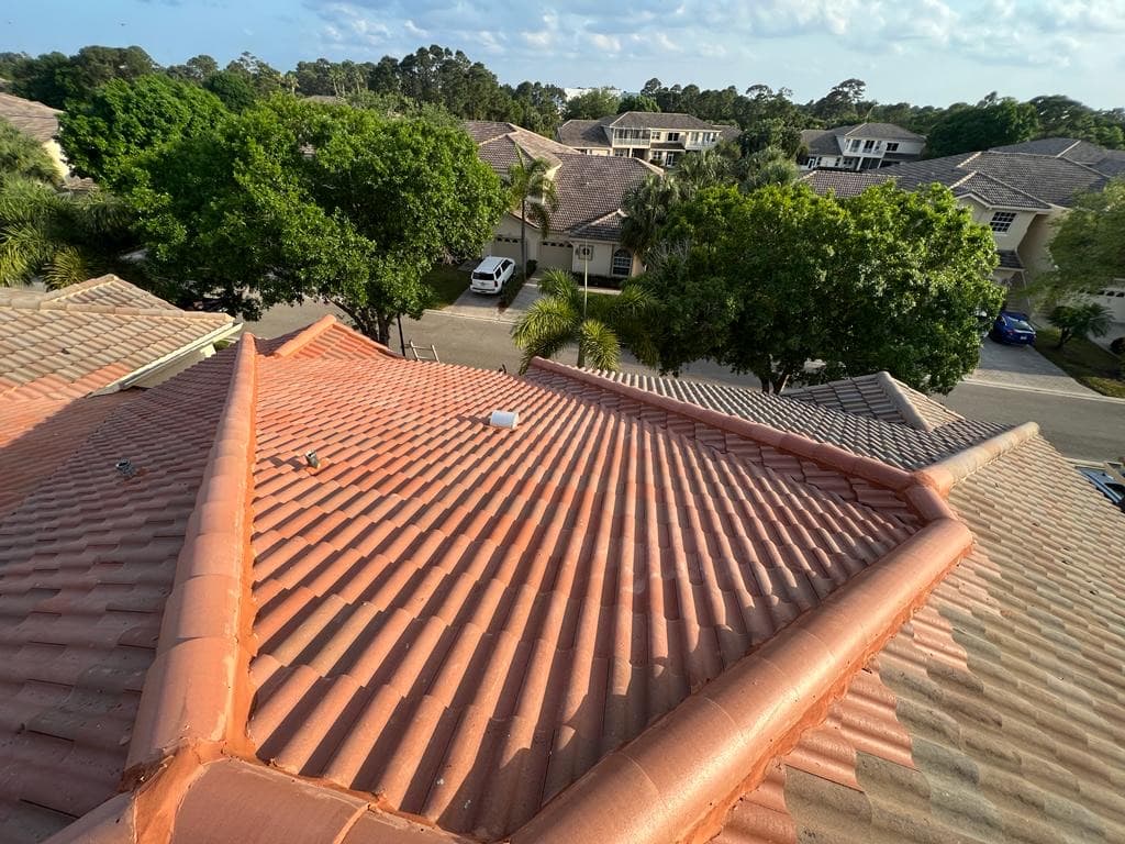 Recent tile roof replacement in a Boynton Beach neighborhood by Roofweiler, License CCC1337426